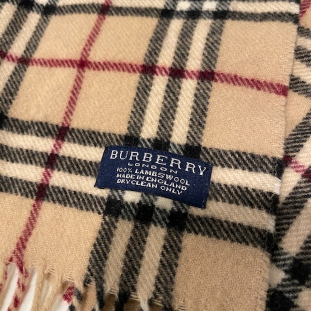 Burberry scarf - Picture 3 of 3